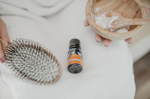 Suha kosa i bio eco ulje slatke naranče za njezin spas