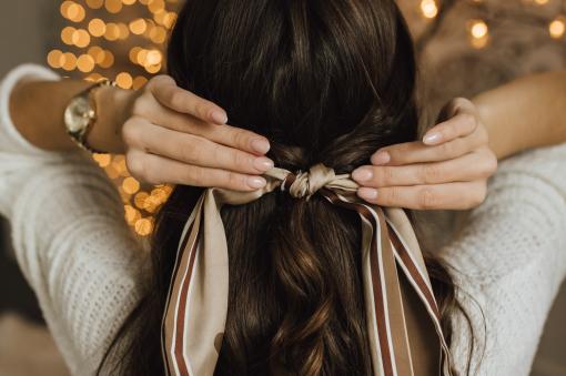 Koje su frizure IN ove zime? Otkrivamo ideje za savršen novogodišnji look